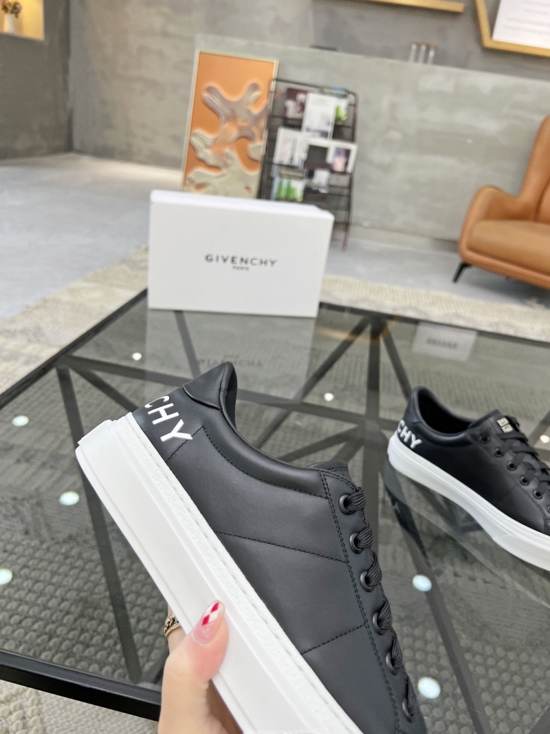 Givenchy Sneakers